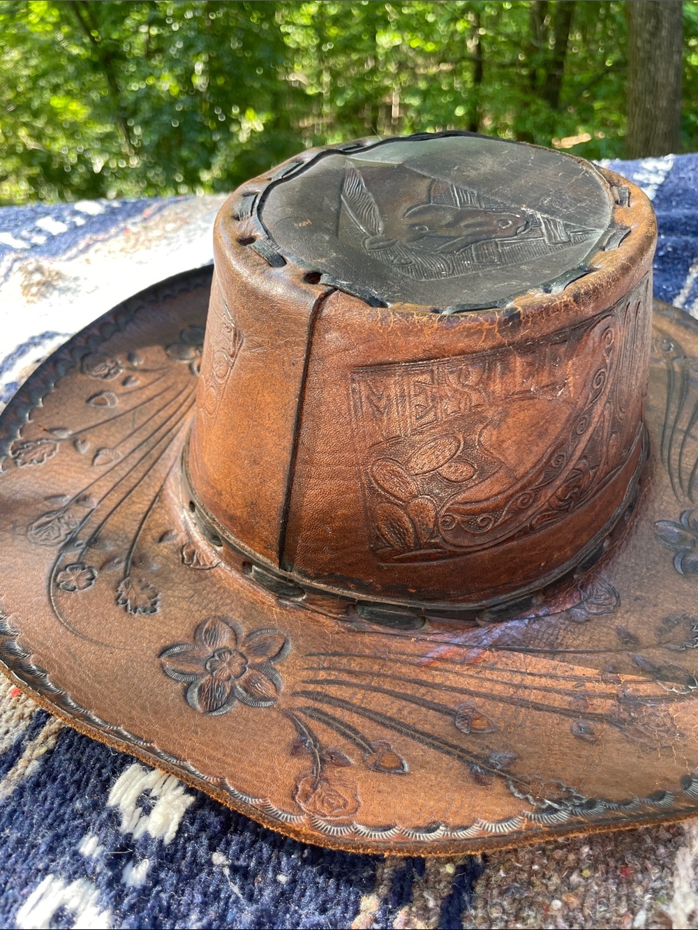 VINTAGE HAND TOOLED EMBOSSED AND STITCHED LEATHER COWBOY HAT - Picture 4 of 15